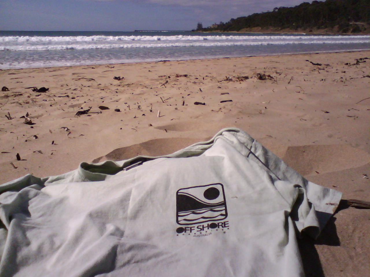 SURF TSHIRT ON BEACH